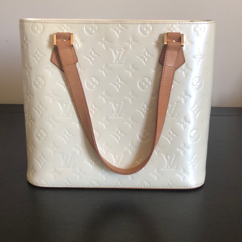 Louis Vuitton Cuir Verni Purse